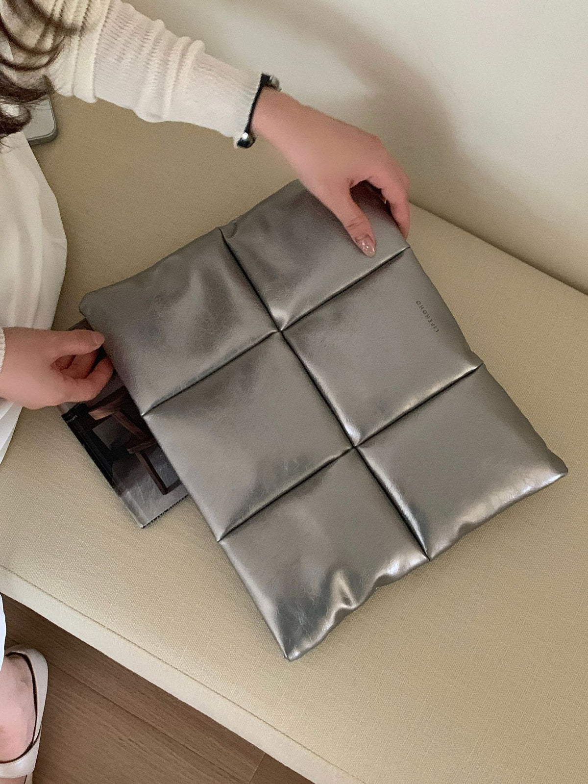 Magnetic Pillow Laptop Bag