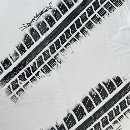 ABSTRAKT TIRE TEE